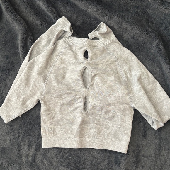 Gymshark Adapt Camo Long Sleeve Cropped Top - M - Picture 2 of 3